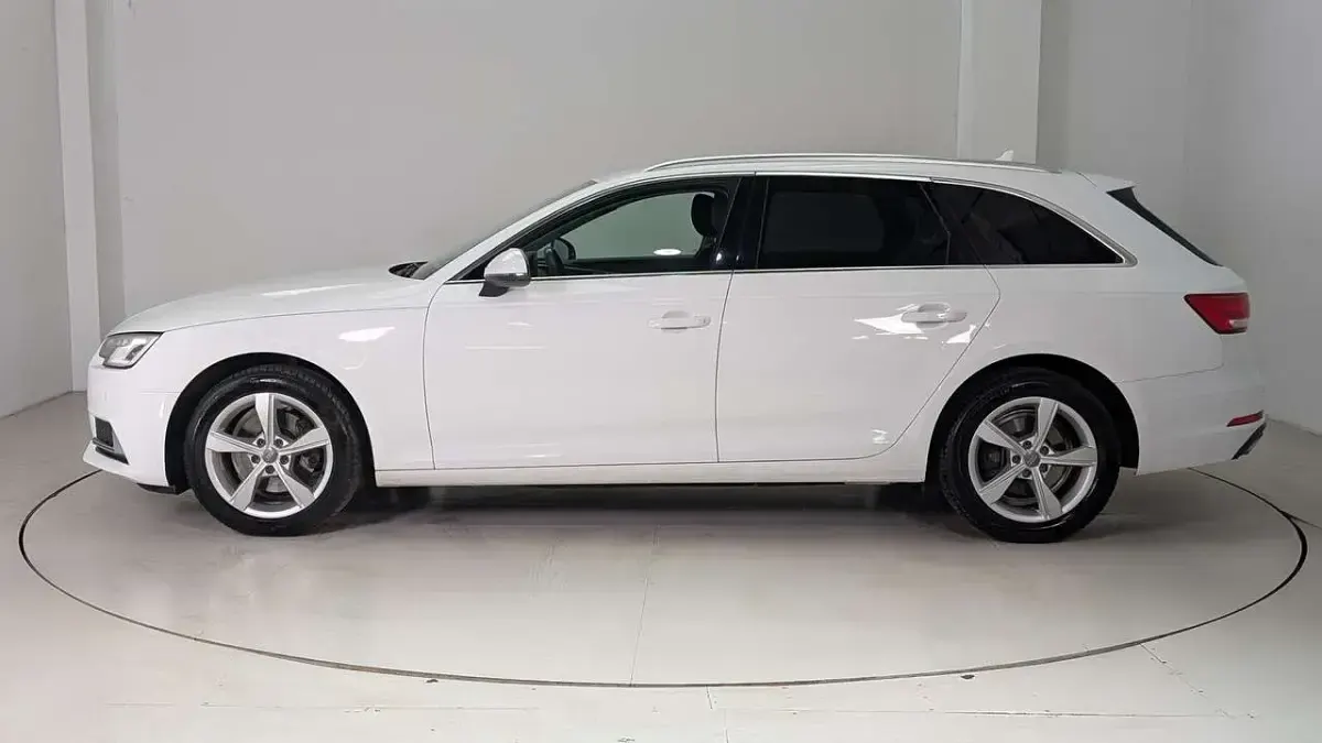 Gebraucht Audi A4 Sport 150 PS (110 kW) 2019 Weiß Kombi