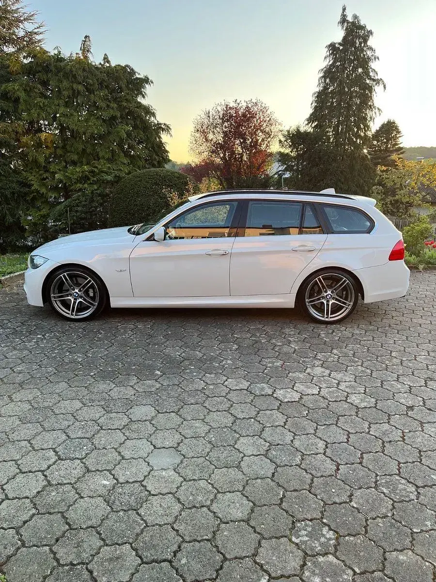 Gebraucht BMW 325 M Sport 204 PS (150 kW) 2011 Weiß Kombi