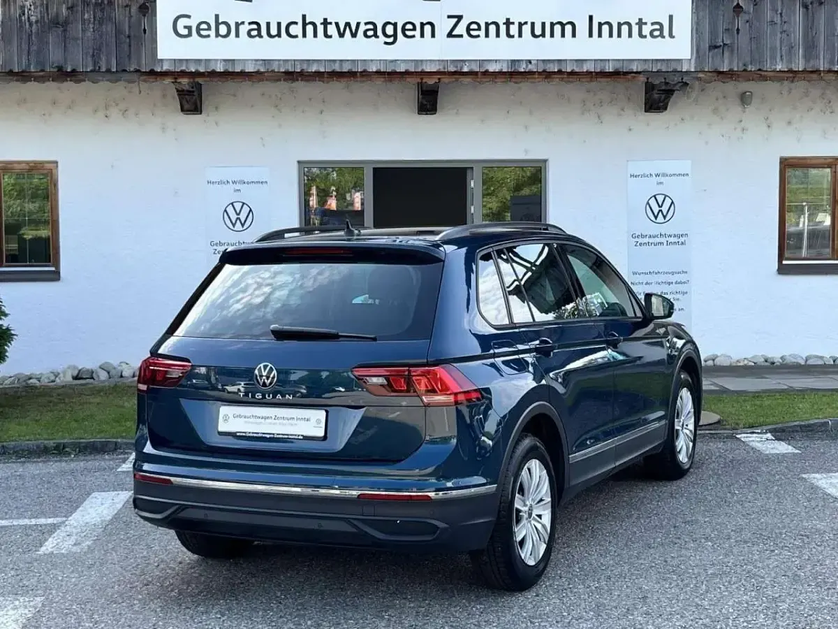 Gebraucht VW Tiguan Life 150 PS (110 kW) 2023 Nightshade blue (blau) SUV