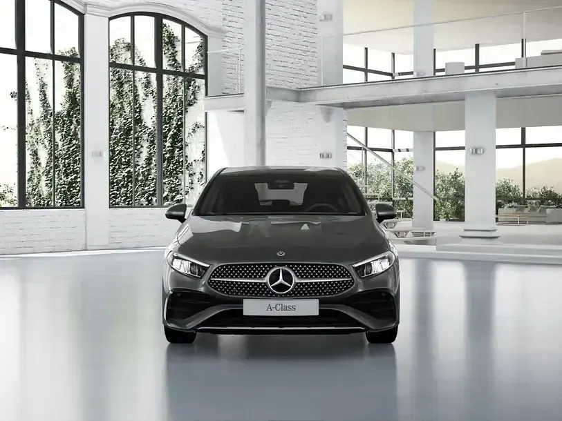 Gebraucht Mercedes A200 AMG 150 PS (110 kW) 2025 Metalliclack mountaingrau (metallic) Limousine
