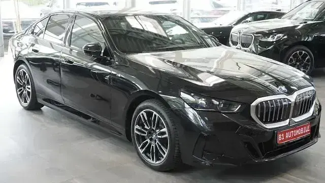 Gebraucht BMW i5 M Sport 289 kW (394 PS) 2025 Schwarz Limousine