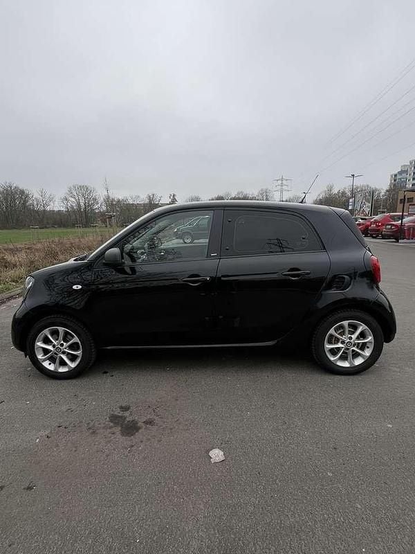 Gebraucht Smart ForFour Basis 71 PS (52 kW) 2017 Schwarz Kleinwagen