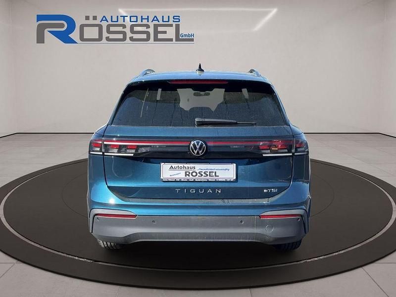 Neu VW Tiguan 150 PS (110 kW) 2026 Nightshade blue SUV
