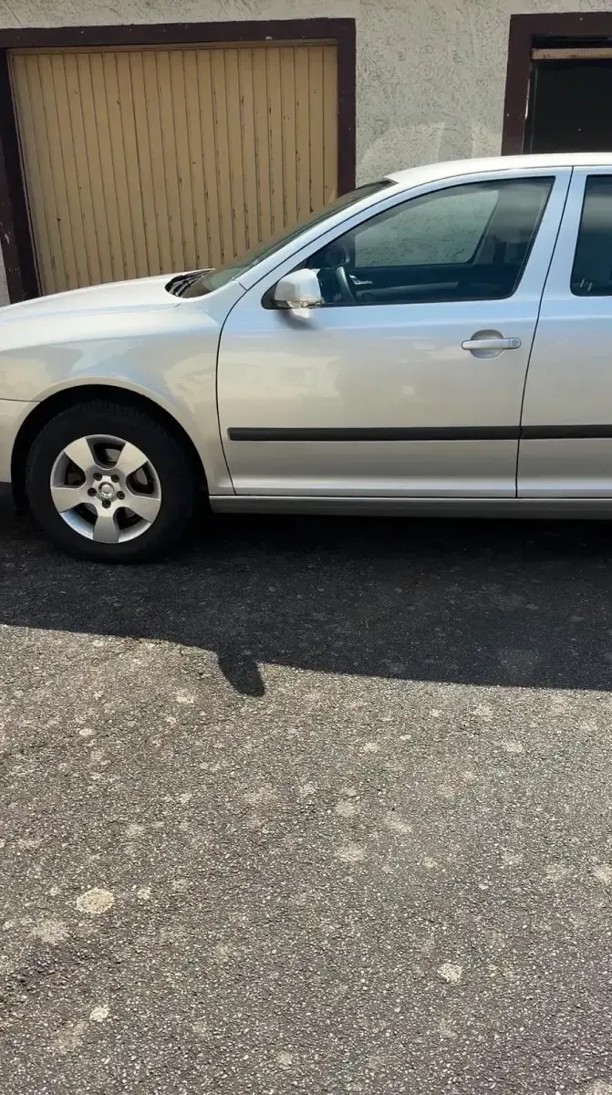 Gebraucht Skoda Octavia 105 PS (77 kW) 2004 Silber Limousine