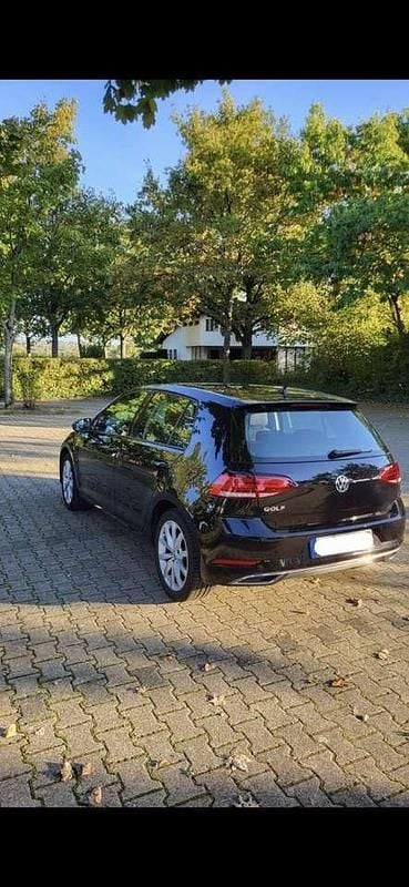 Gebraucht VW Golf VII Highline 150 PS (110 kW) 2018 Schwarz Kleinwagen