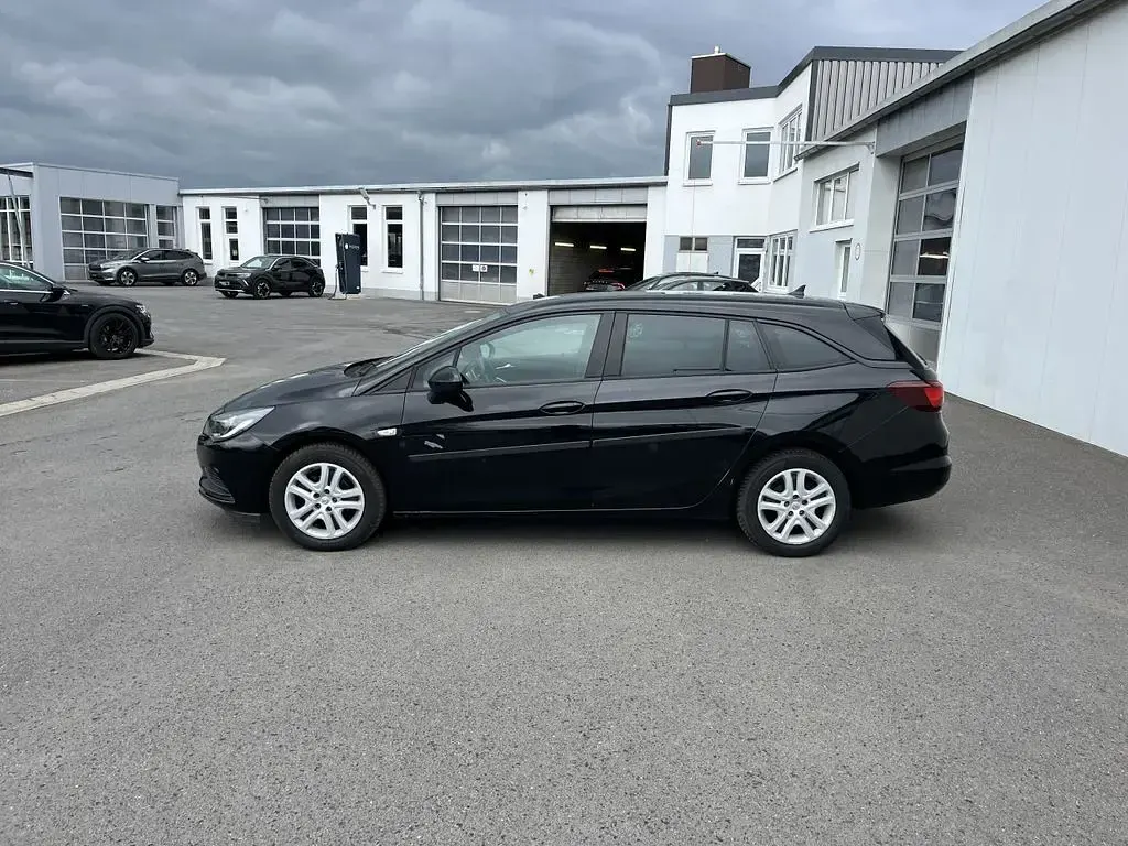 Gebraucht Opel Astra Edition 110 PS (80 kW) 2019 Schwarz Kombi