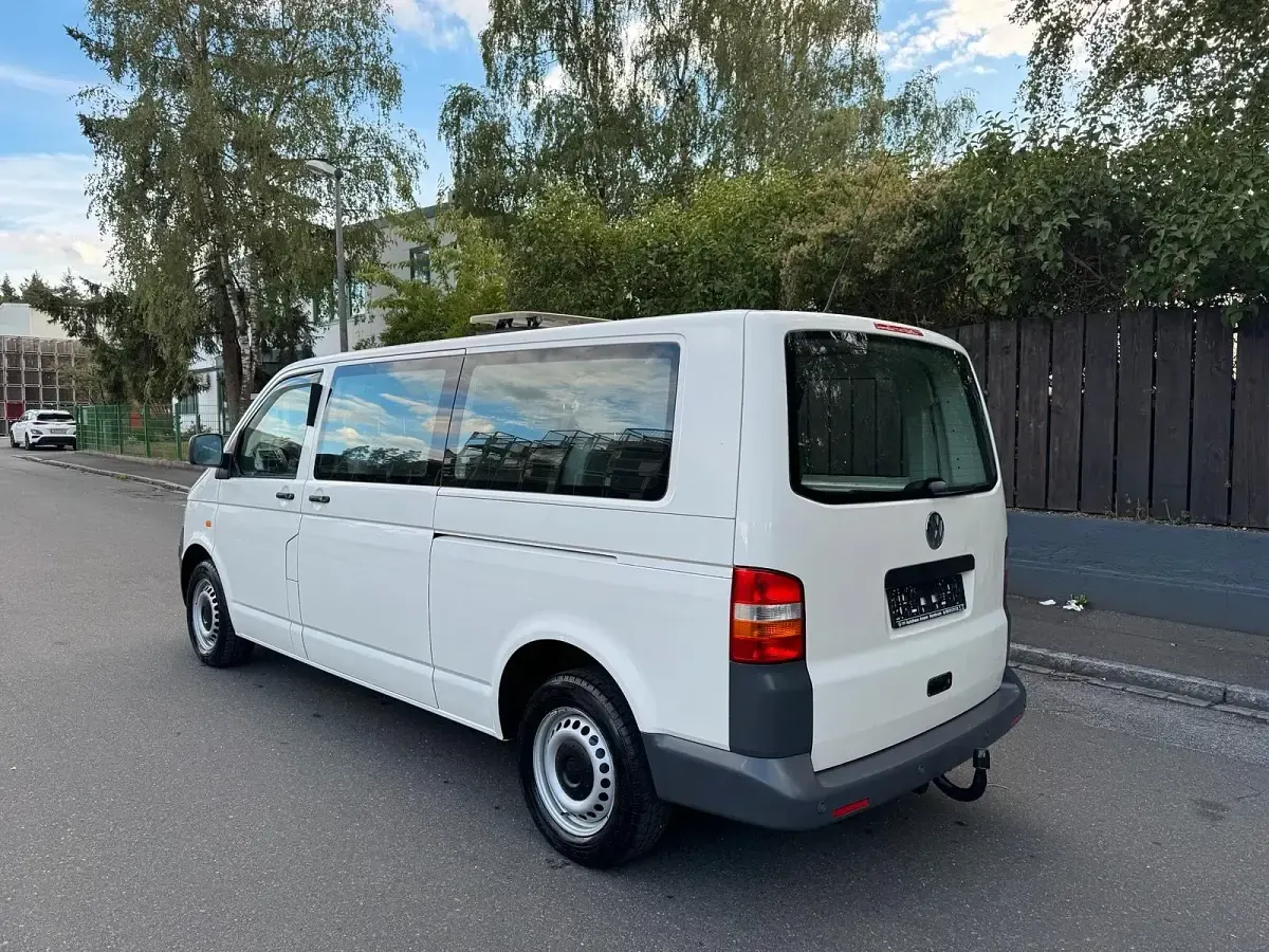 Gebraucht VW Multivan 131 PS (96 kW) 2006 Weiß Van / Kleinbus