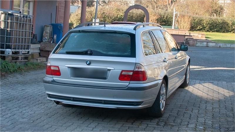 Gebraucht BMW 318 143 PS (105 kW) 2004 Silber Kombi