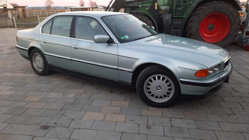 Gebraucht BMW 730 193 PS (141 kW) 2001 Limousine
