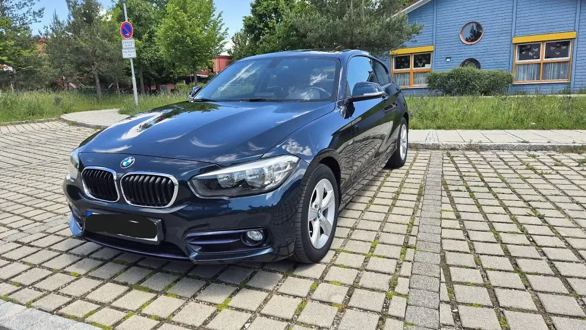 Gebraucht BMW 116 Sport Line 116 PS (85 kW) 2016 Blau Kleinwagen