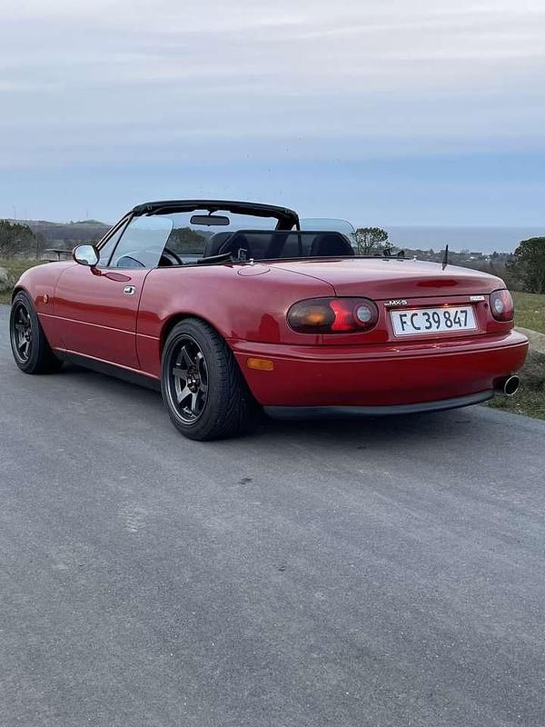 Second-hand Mazda MX5 116 CP (85 kW) 1992 Roșu Cabrio