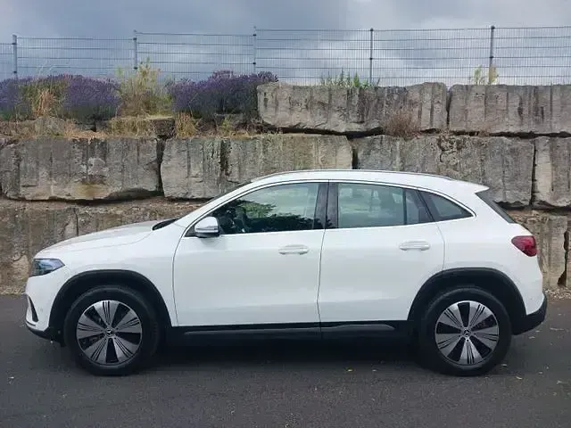 Gebraucht Mercedes EQA250+ 150 kW (204 PS) 2025 Weiß SUV