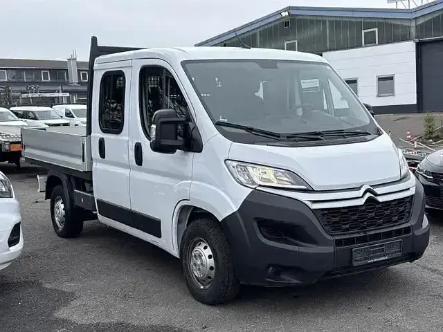 Gebraucht Citroën Jumper 140 PS (102 kW) 2023 Lackierung weiss icy/deckende lackierung Van / Kleinbus