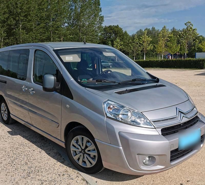 Second-hand Citroën Jumpy 163 CP (119 kW) 2011 Argintiu Monovolum