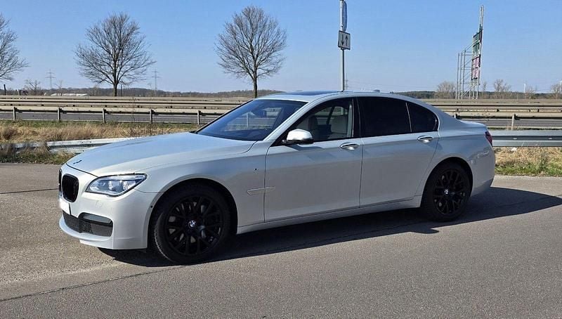 Gebraucht BMW 750 M Performance 381 PS (280 kW) 2013 Silber Limousine