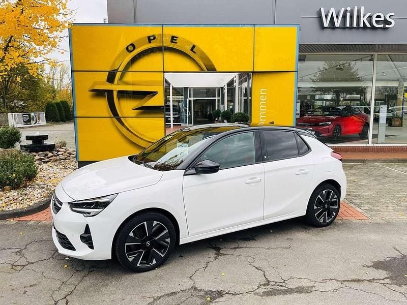 Jade weiss Gebraucht 2021 Opel Corsa-e GS Line Kleinwagen | 13.880 € (Superpreis) - Bild 1/4