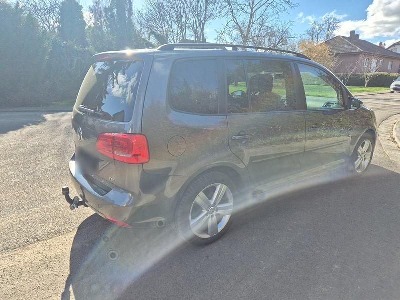 Gebraucht VW Touran 140 PS (102 kW) 2013 Grau Van / Kleinbus