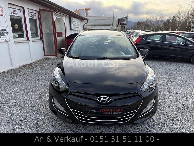 Schwarz Gebraucht 2013 Hyundai i30 Trend Kombi | 4.399 € (Guter Preis) - Bild 1/4