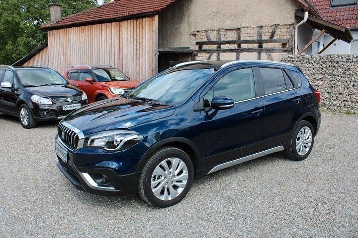 Sphere blue pearl metallic Gebraucht 2021 Suzuki SX4 S-Cross Comfort SUV | 17.866 € (Fairer Preis) - Bild 1/4
