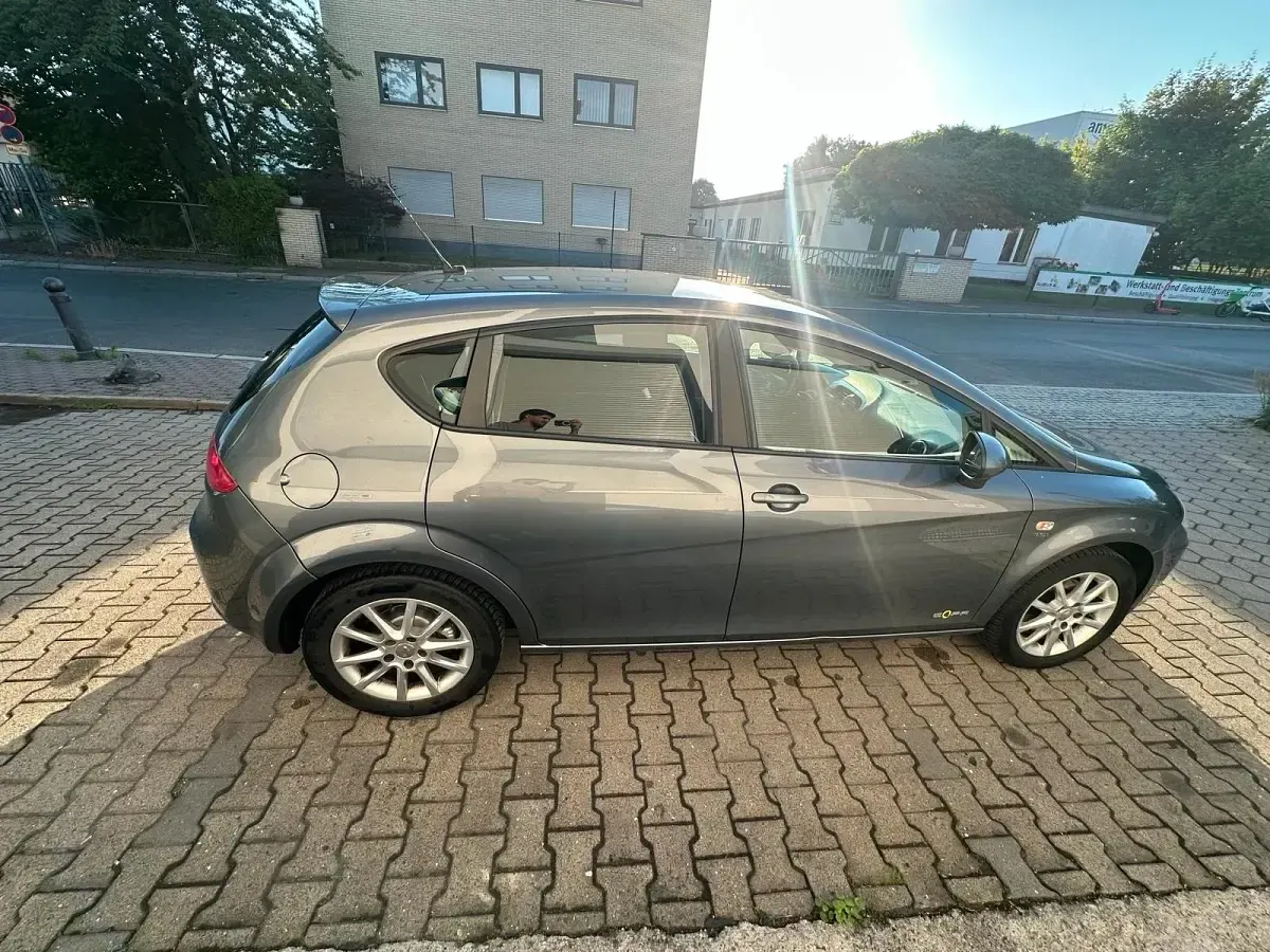 Gebraucht Seat Leon 105 PS (77 kW) 2012 Grau Limousine