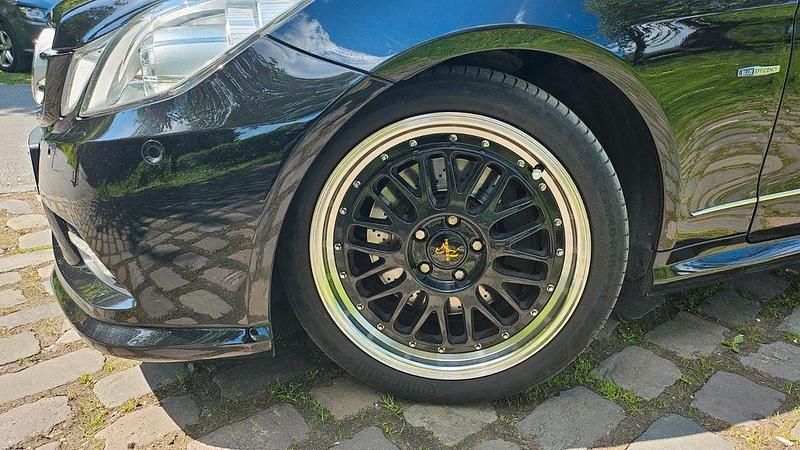 Gebraucht Mercedes E200 Avantgarde 184 PS (135 kW) 2011 Schwarz Cabrio