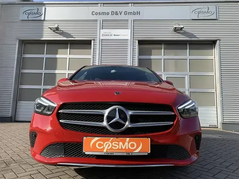 Gebraucht Mercedes B200 163 PS (119 kW) 2019 Rot Kleinwagen