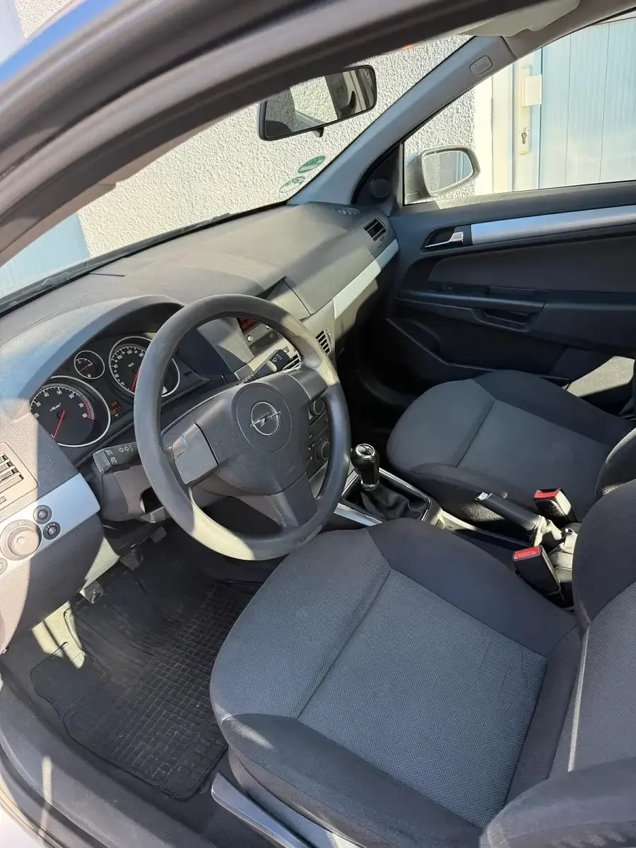 Gebraucht Opel Astra 105 PS (77 kW) 2006 Limousine