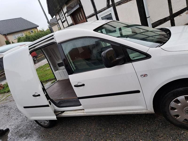 Weiß Gebraucht 2013 VW Caddy Van / Kleinbus | 7.750 € (Guter Preis) - Bild 1/4