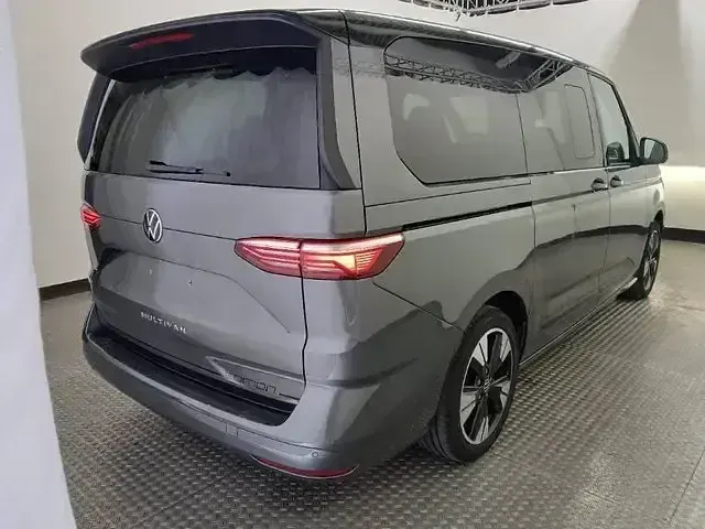 Gebraucht VW Multivan Edition 150 PS (110 kW) 2025 Indiumgrau Van / Kleinbus