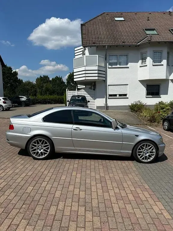 Gebraucht BMW 320 Sport Line 170 PS (125 kW) 2003 Silber Coupé