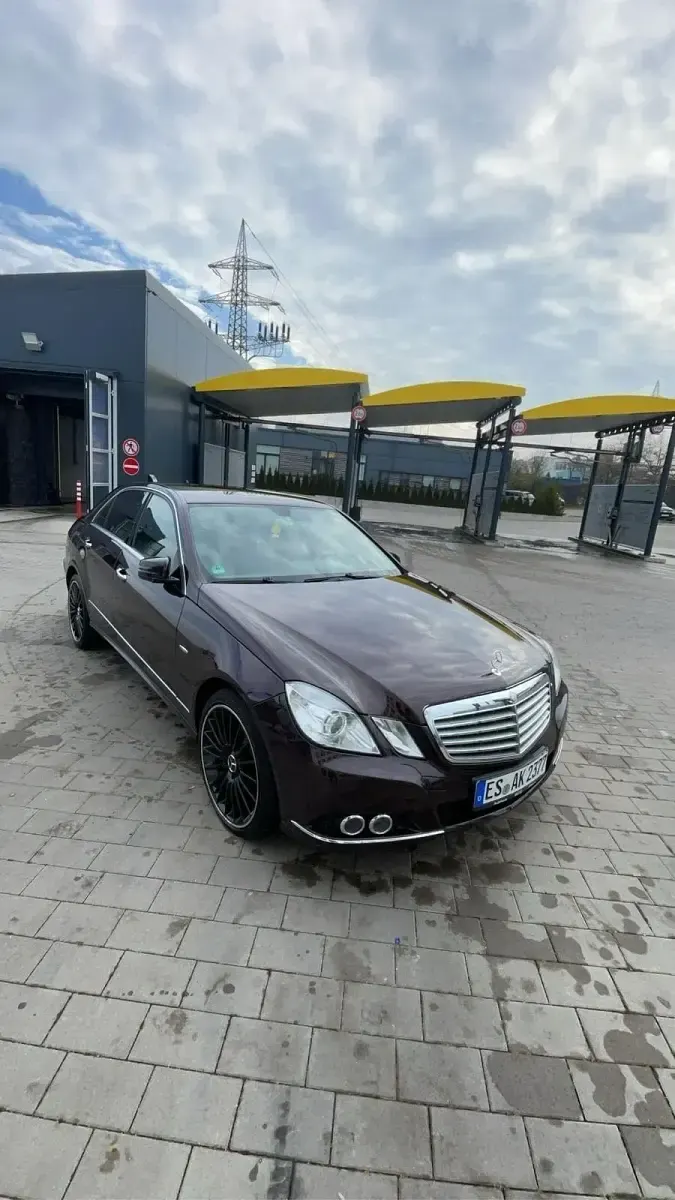 Second-hand Mercedes E300 231 CP (169 kW) 2010 Maro Berlinǎ