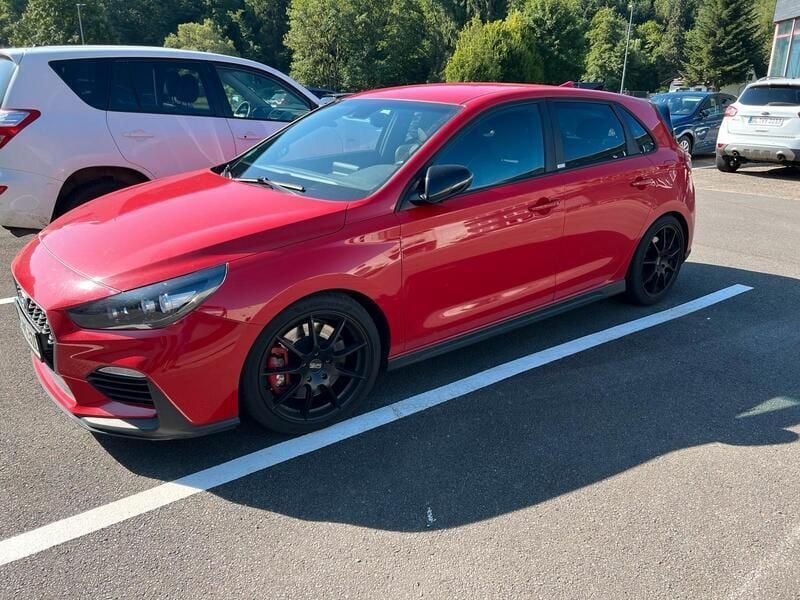 Rot Gebraucht 2020 Hyundai i30 Limousine | 21.490 € (Guter Preis) - Bild 1/1