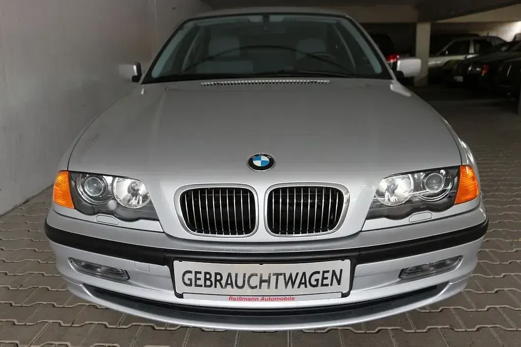 Gebraucht BMW 320 150 PS (110 kW) 1999 Silber Limousine