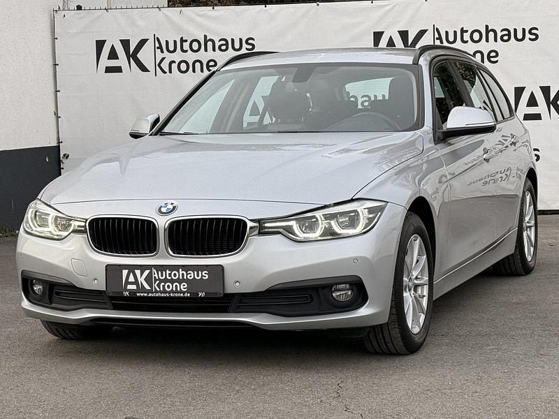 Gebraucht BMW 318 Performance 150 PS (110 kW) 2019 Glaciersilber metallic Kombi