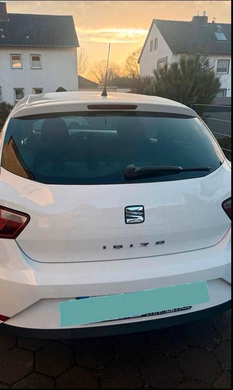 Gebraucht Seat Ibiza 69 PS (50 kW) 2015 Weiß Kleinwagen