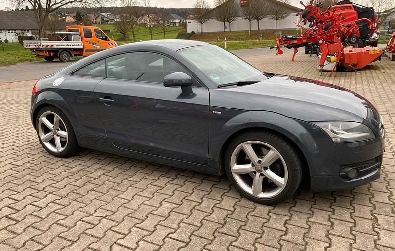 Grau Gebraucht 2009 Audi TT Coupé | 8.500 € (Superpreis) - Bild 1/4
