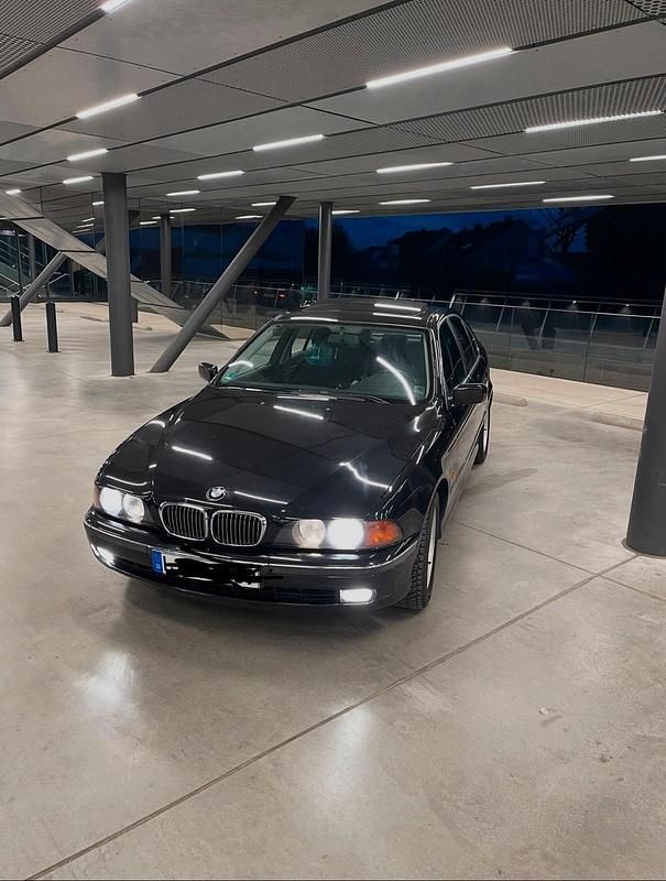 Second-hand BMW 520 150 CP (110 kW) 2000 Negru Berlinǎ