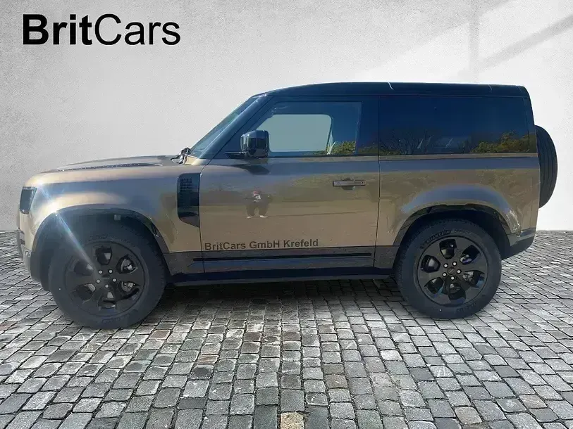 Gebraucht Land Rover Defender SE Dynamic 250 PS (183 kW) 2026 Braun (metallic) SUV