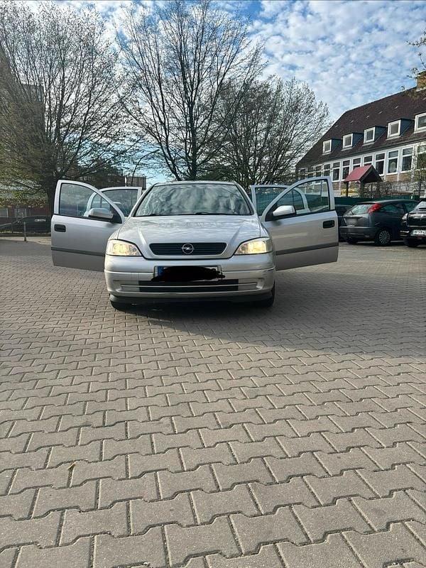 Gebraucht Opel Astra 2000 Silber Limousine