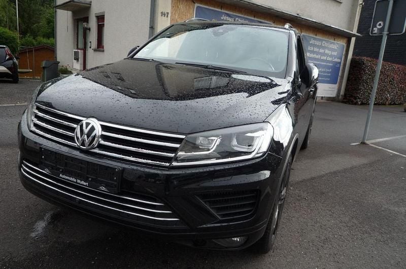 Schwarz Gebraucht 2015 VW Touareg Terrain Tech SUV | 14.900 € (Guter Preis) - Bild 1/4