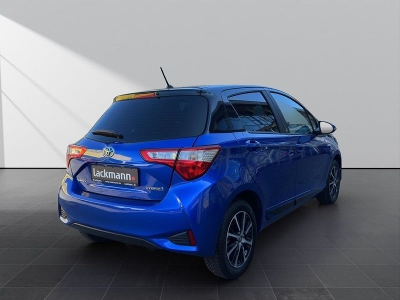 Gebraucht Toyota Yaris Hybrid Team 101 PS (74 kW) 2018 Blau Limousine