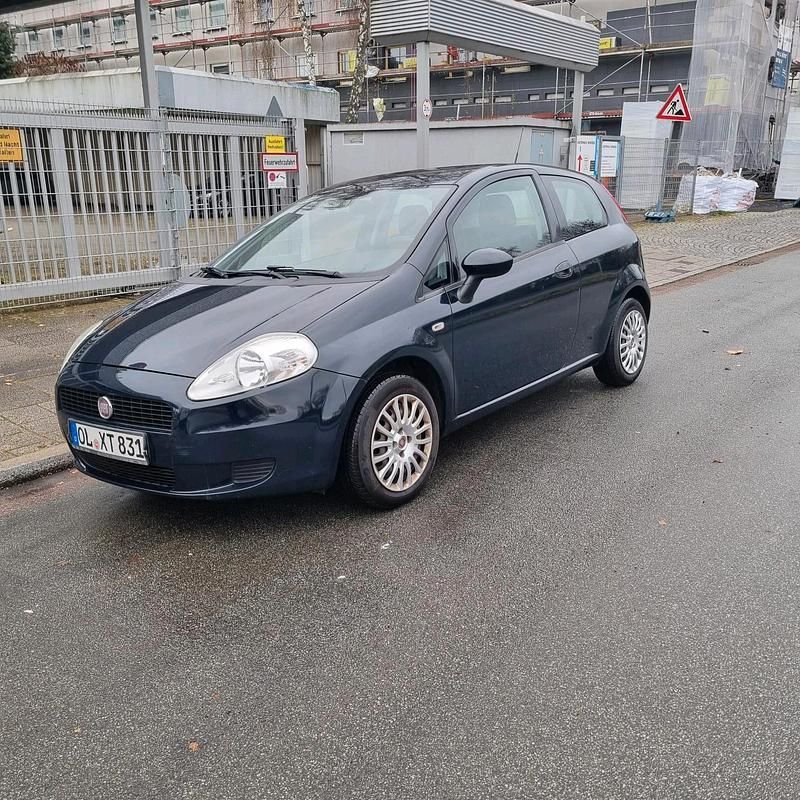 Blau Gebraucht 2011 Fiat Punto Kleinwagen | 1.650 € (Fairer Preis) - Bild 1/4