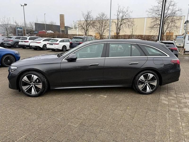 Gebraucht Mercedes E300 Avantgarde 313 PS (230 kW) 2024 Lack graphitgrau (metallic) Kombi