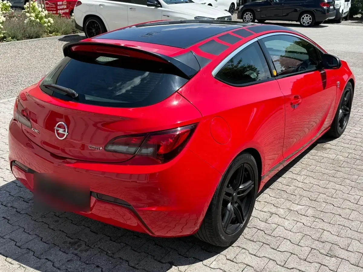 Gebraucht Opel Astra GTC Eco 136 PS (100 kW) 2015 Rot Limousine