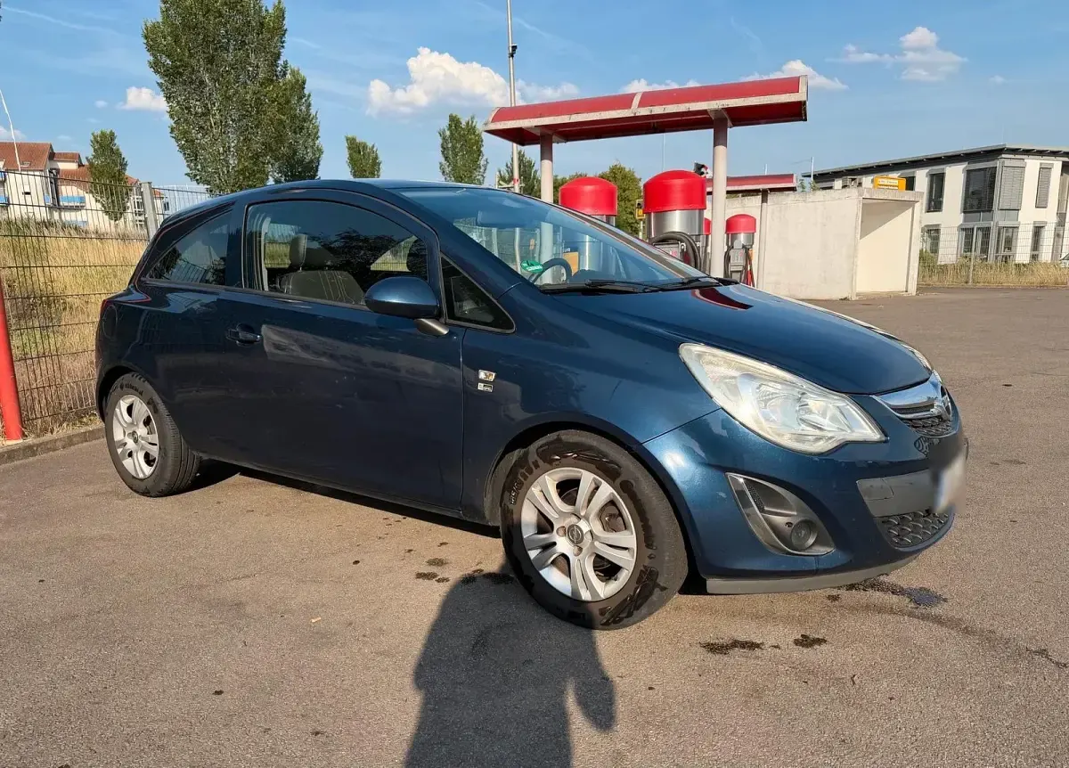 Gebraucht Opel Corsa 101 PS (74 kW) 2012 Blau Kleinwagen