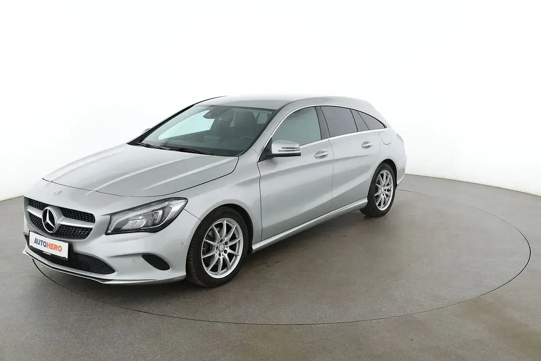 Gebraucht Mercedes CLA220 Shooting Brake Urban 184 PS (135 kW) 2017 Kombi