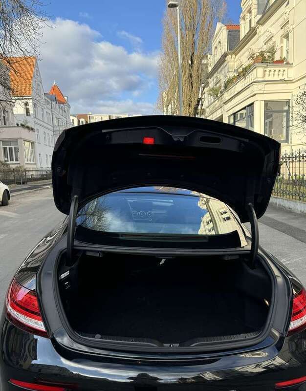 Schwarz Gebraucht 2019 Mercedes C180 AMG line Coupé | 26.999 € (Fairer Preis) - Bild 1/4