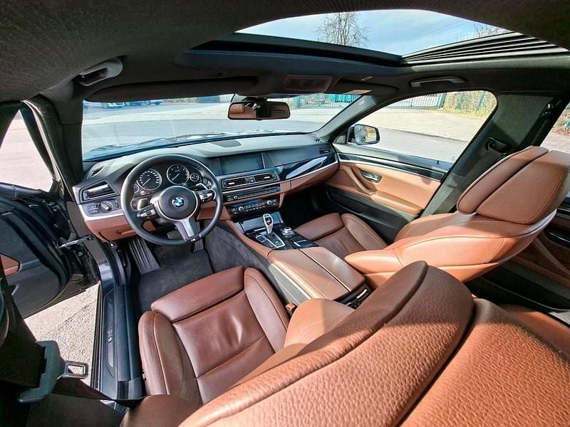 Gebraucht BMW 525 M Sport 205 PS (150 kW) 2010 Schwarz Limousine