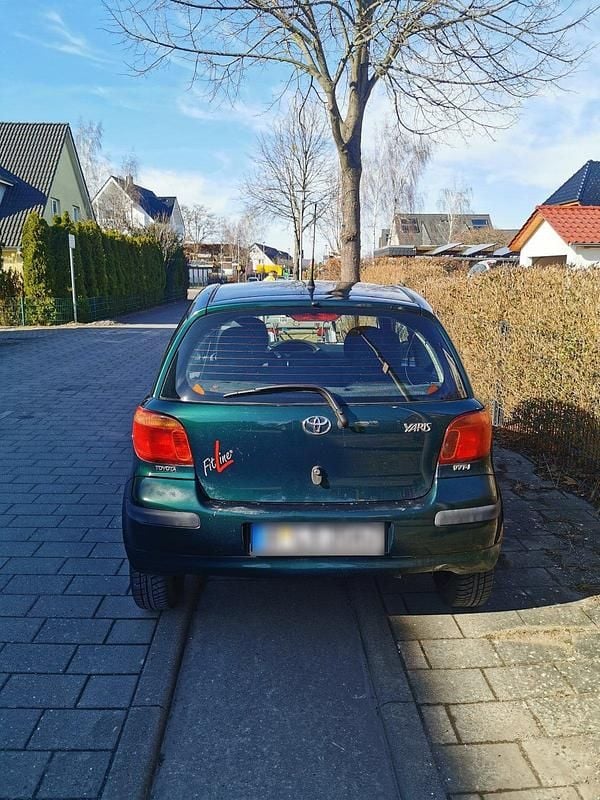 Gebraucht Toyota Yaris 87 PS (63 kW) 2004 Grün Kleinwagen