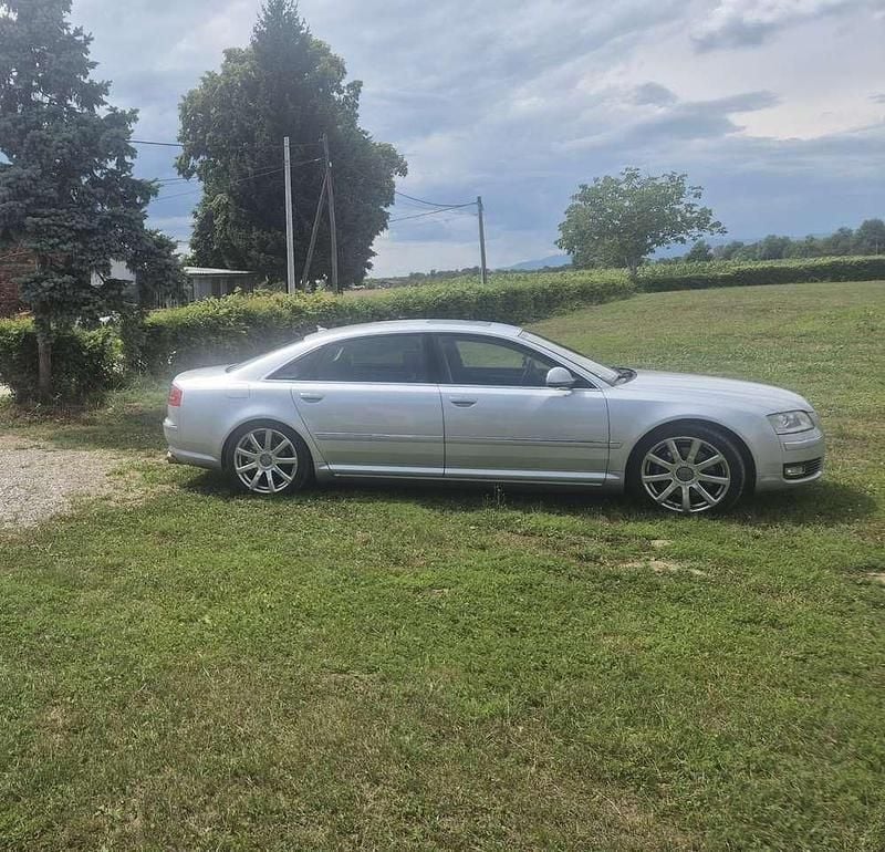 Second-hand Audi A8L 232 CP (170 kW) 2009 Argintiu Berlinǎ
